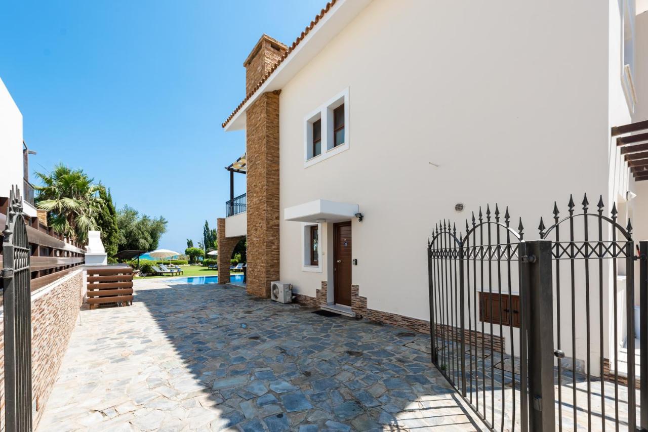 Sea Front Oceanus H3 By Ezoria Villas Ayia Napa Exterior photo