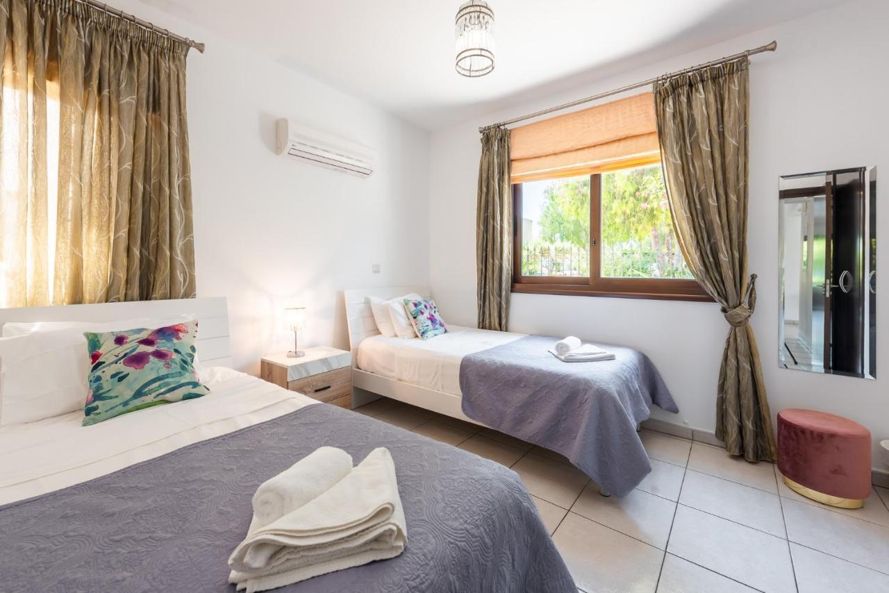 Sea Front Oceanus H3 By Ezoria Villas Ayia Napa Exterior photo